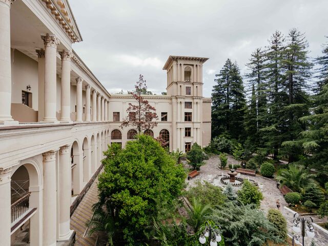 Территория — отель Amra Park-Hotel & Spa в Абхазии
