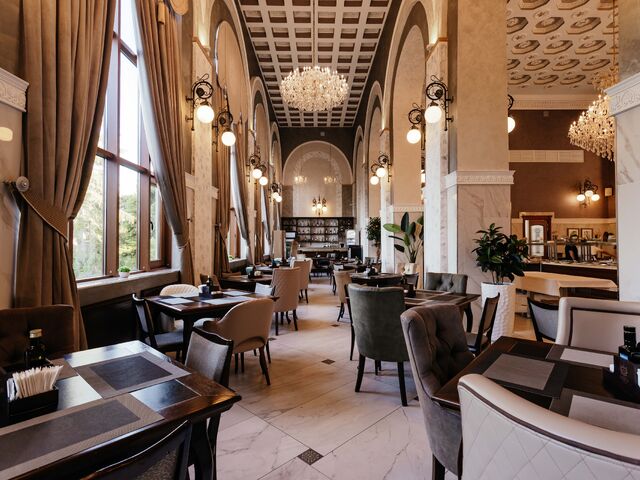 Ресторан шведской линии — питание в отеле Amra Park-Hotel & Spa в Абхазии