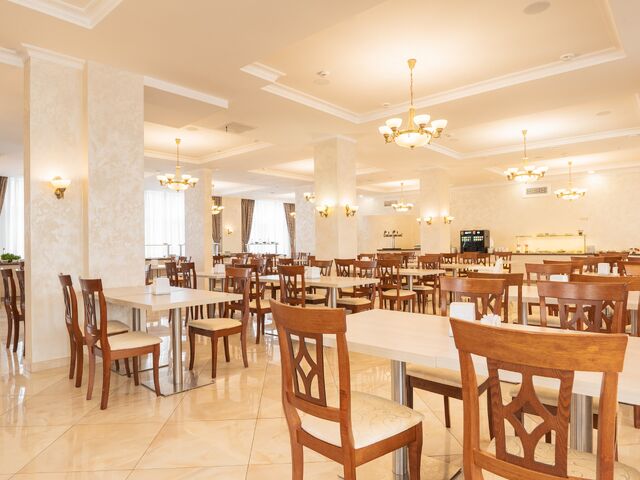 Ресторан — питание в отеле Alean Family Hotel Usadba в Анапе