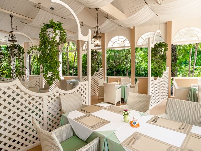 Ресторан — питание SPA-Отеля Ostrova, Сочи