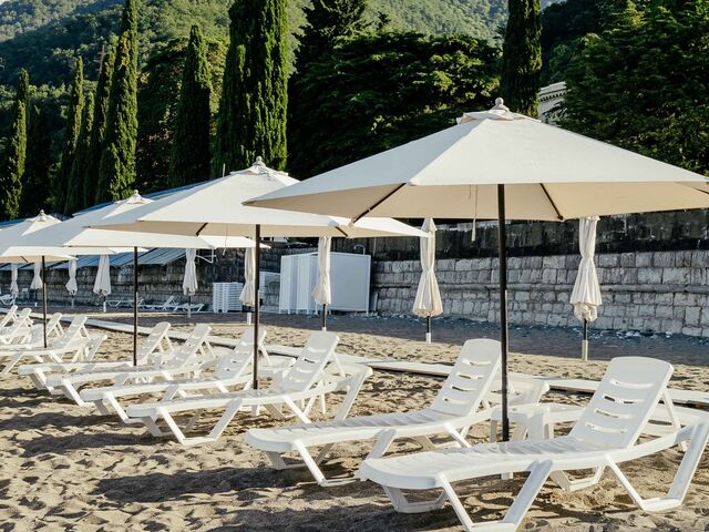 Пляж — отель Amra Park-Hotel & Spa в Абхазии