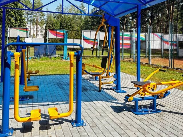 Уличные тренажёры — досуг в санатории Лепельский военный в Белоруссии