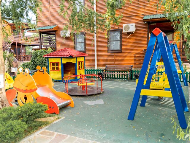 Детская площадка — отдых с детьми в базе отдыха Афалина в Анапе