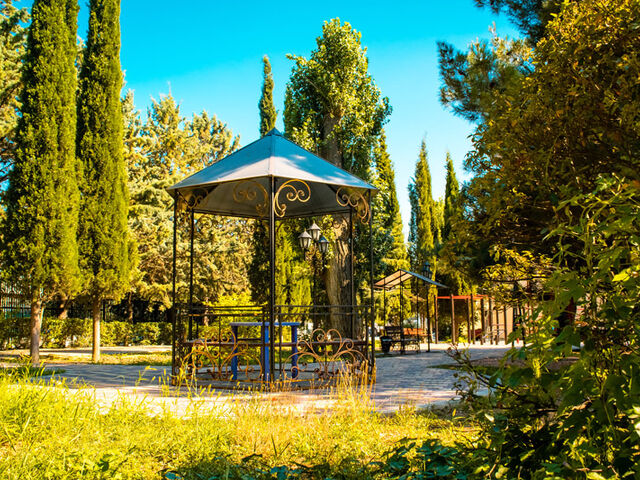 Парковая зона — санаторий Славутич, Алушта