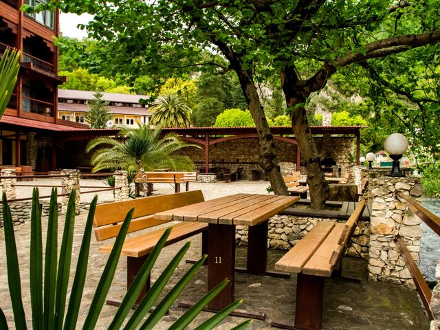 Территория — Грифон, гостиница в Абхазии