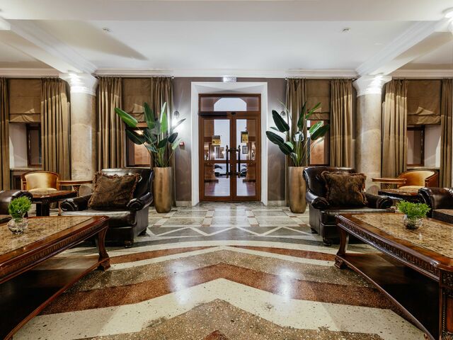 Лобби-бар — питание в отеле Amra Park-Hotel & Spa в Абхазии