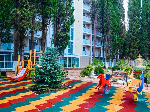 Детская площадка — отдых с детьми в доме отдыха им. Челюскинцев в Абхазии