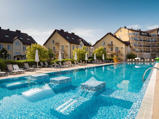 Бассейн — отель Alean Family Hotel Usadba в Анапе