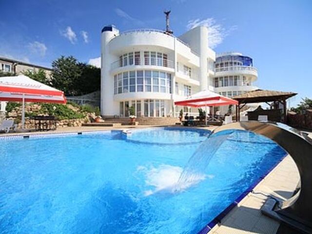 Гостиничный комплекс Маджестик в Алуште