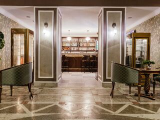 Лобби-бар — питание в отеле Amra Park-Hotel & Spa, Абхазия