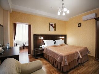 Номер «Джуниор сюит» в санатории Славяновский исток 4* в Железноводске