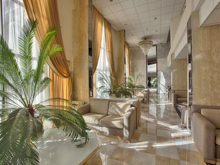 Холл — Абхазия, пансионат Самшитовая роща