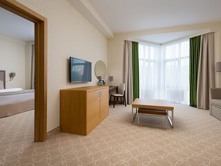 Люкс 2-местный 2-комнатный — отель Green Resort Hotel & Spa Кисловодск