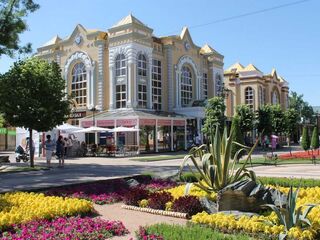 Фасад — отель PANinter Hotel & Mineral Spa в Кисловодске