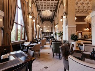Ресторан шведской линии — питание в отеле Amra Park-Hotel & Spa в Абхазии