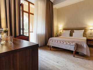 Номер «Сюит с балконом морская сторона/парк корпус 1» — отель Amra Park-Hotel & Spa, Абхазия