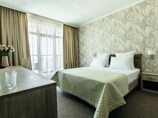 Апартаменты 2-местный 3-комнатный (с балконом, корпус 3) — номер в отеле Amra Park-Hotel & Spa, Абхазия